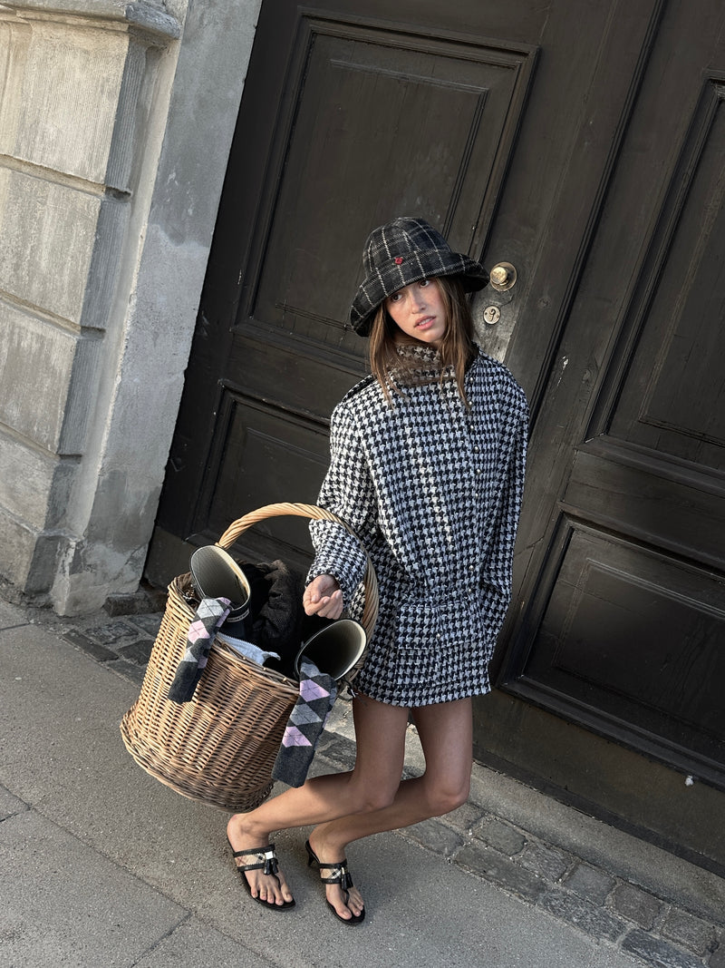 The Juliett Jacket, A shimmery dream